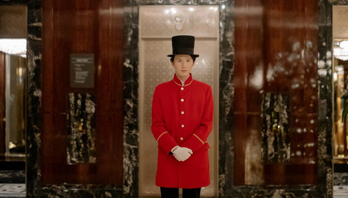 nhân viên đón tiếp