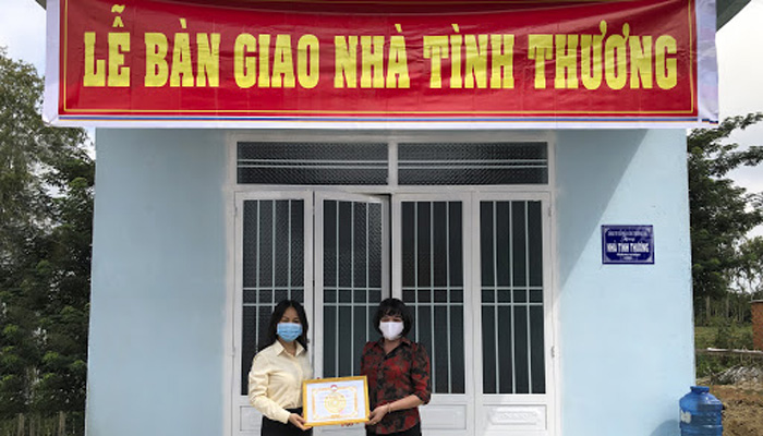 tài trợ cho người nghèo