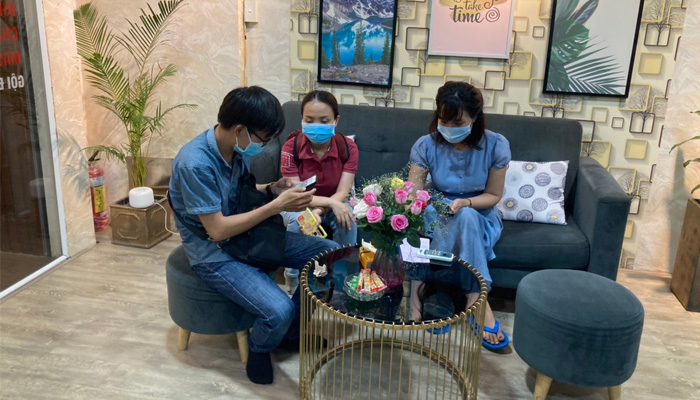 Nhân viên gia long MED