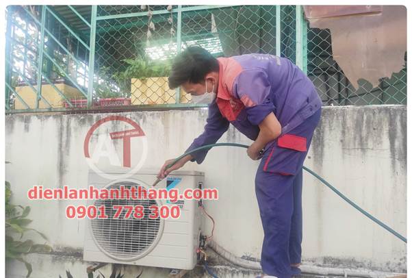 Dịch Vụ Vệ Sinh Máy Lạnh Chuyên Nghiệp TPHCM