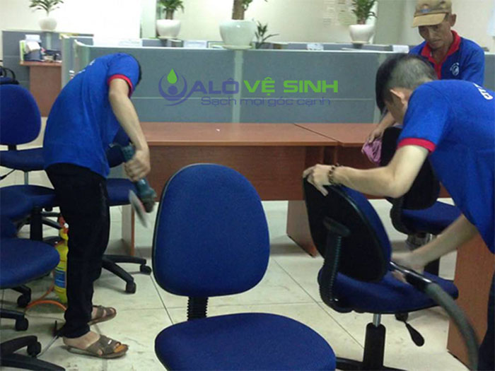 alo vệ sinh giặt ghế văn phòng