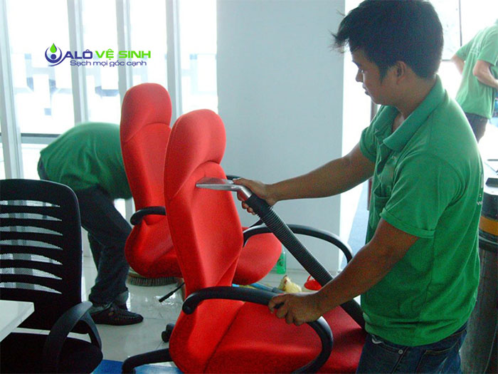 alo vệ sinh giặt ghế văn phòng