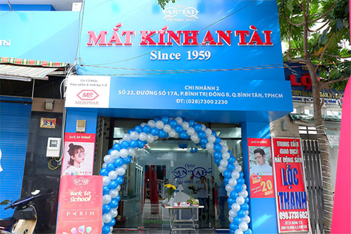 mắt kính an tài